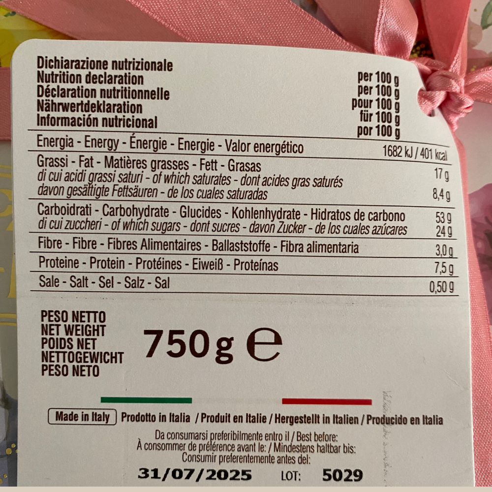 Fraccaro Colomba Classica mit aromatischen kandierten Orangenschalen 750g